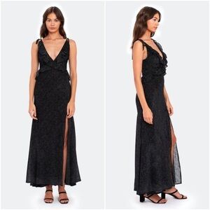 $298 NWOT ElleJay Sonja front slit maxi dress XS